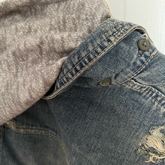 Free People Distressed Denim Jean Jacket With Knit Sleeves & Hood Size X-Small - Picture 5 of 5